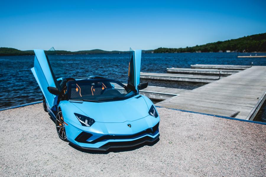  Lamborghini Aventador S Roadster 2017 года  (NA) (фото 6 из 8)